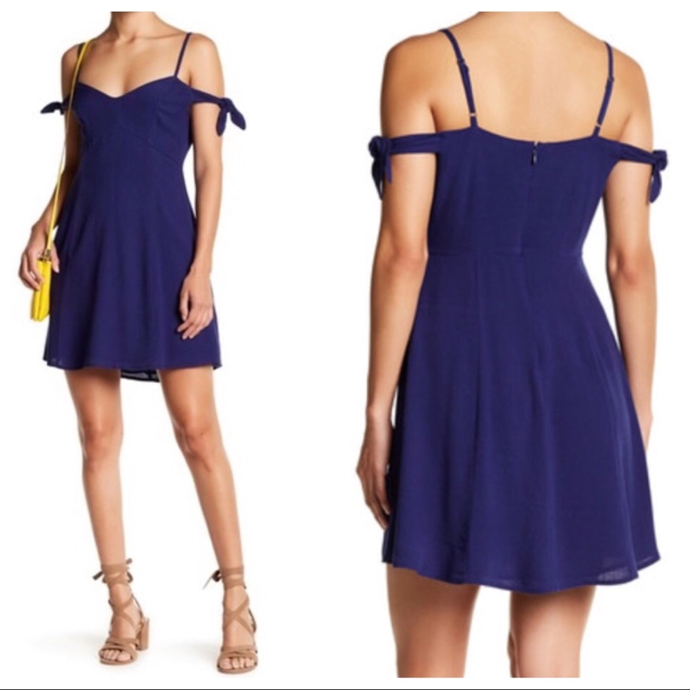 ASTR THE LABEL Women's Dress Navy Cold Shoulder
